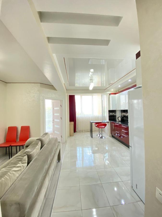 Cozy Two Bedroom Large Apartment Kischinau Exterior foto