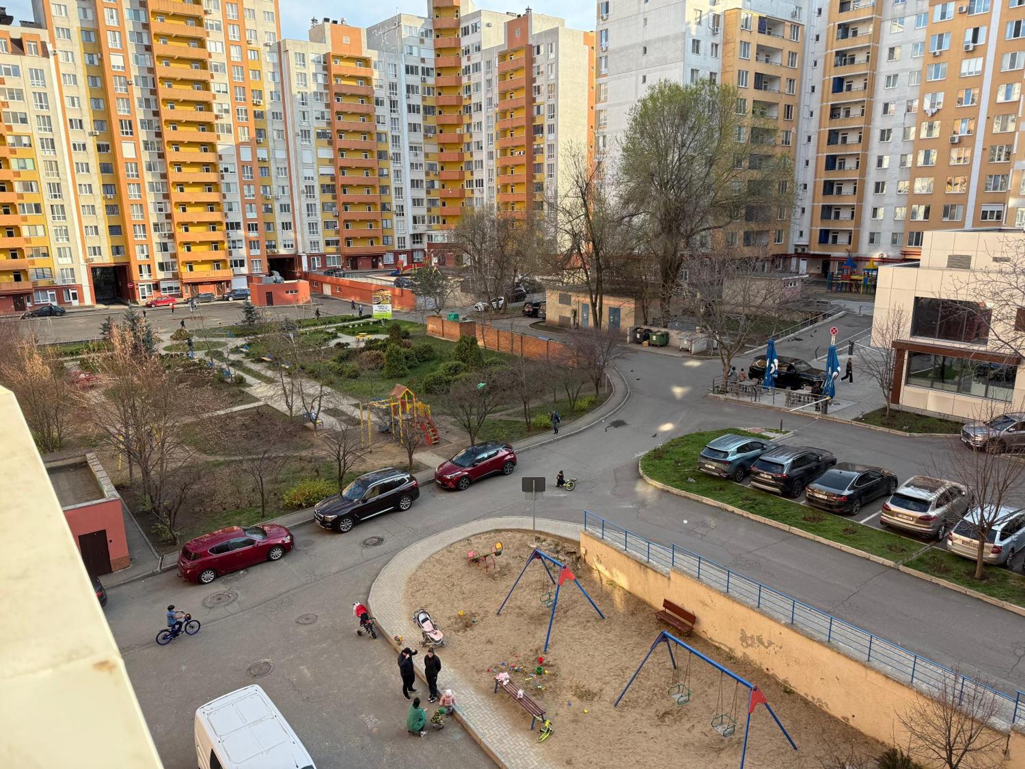 Cozy Two Bedroom Large Apartment Kischinau Exterior foto