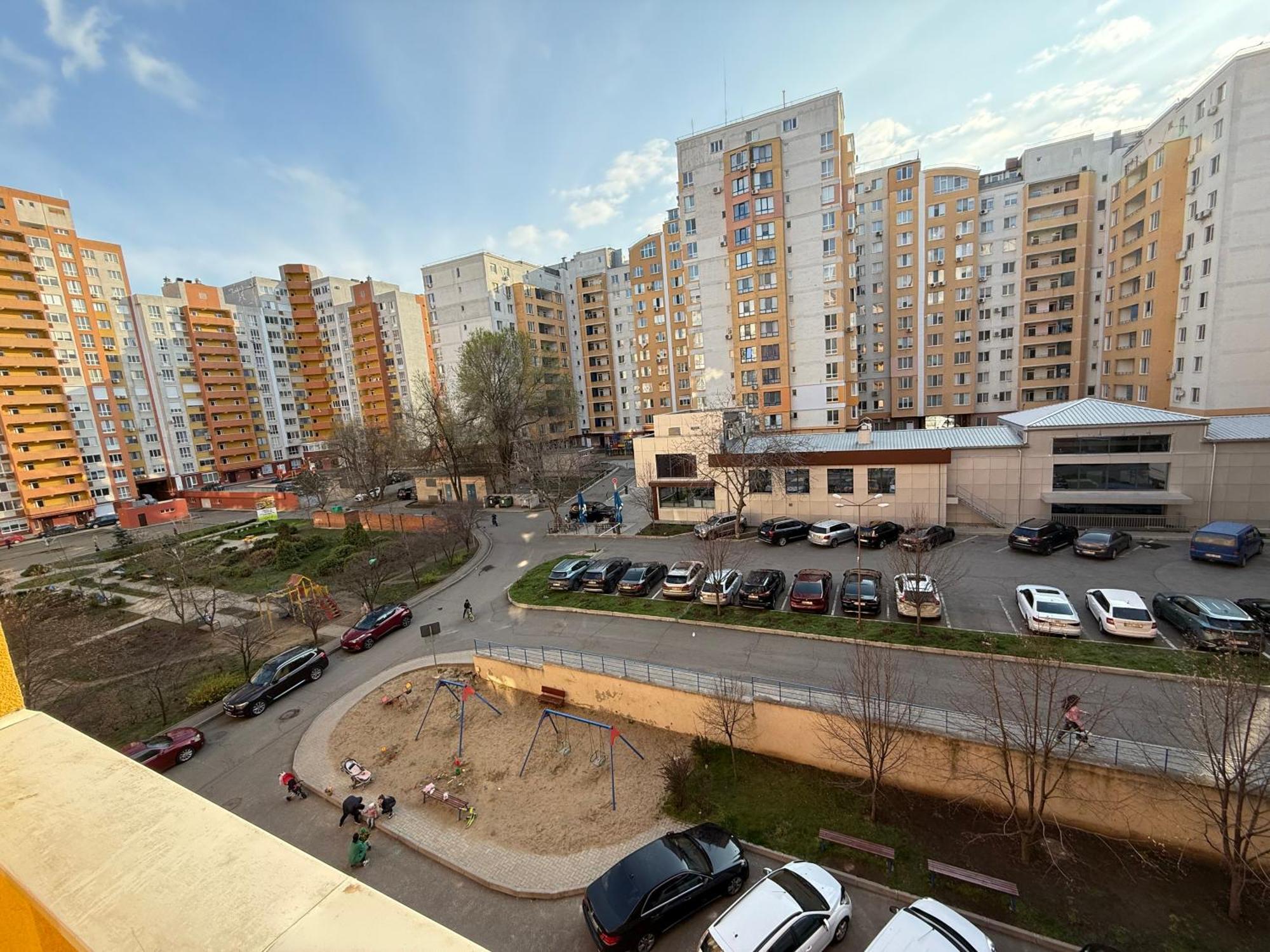 Cozy Two Bedroom Large Apartment Kischinau Exterior foto