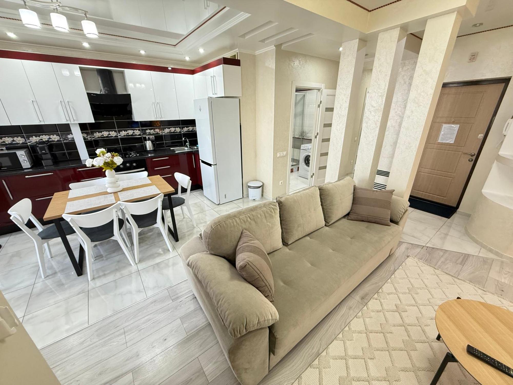 Cozy Two Bedroom Large Apartment Kischinau Exterior foto