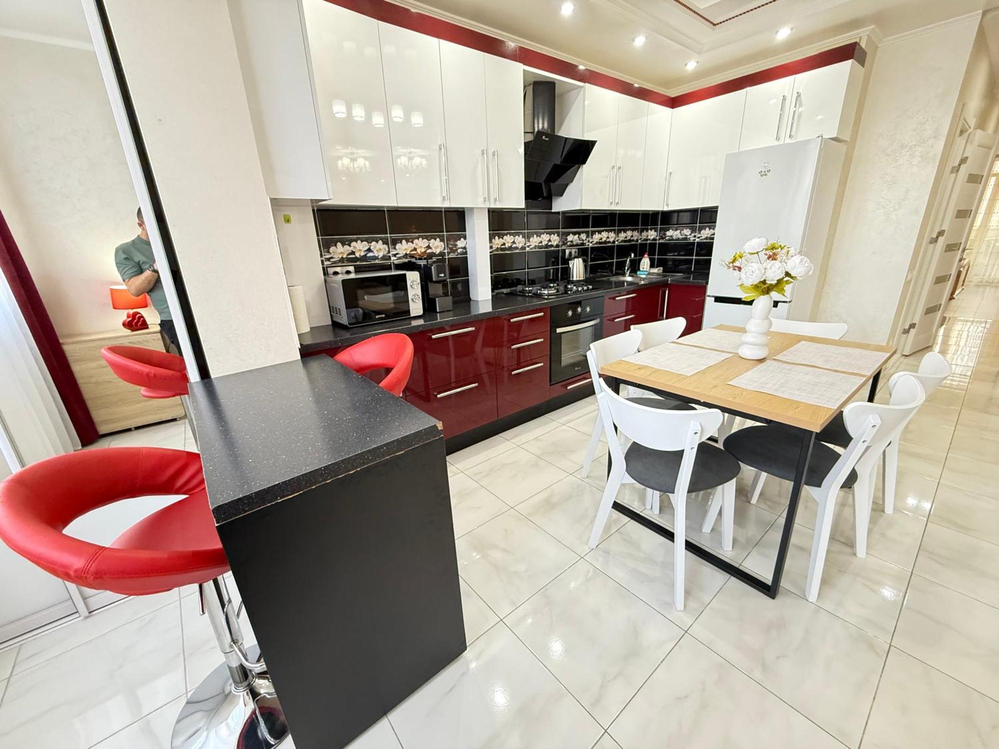 Cozy Two Bedroom Large Apartment Kischinau Exterior foto